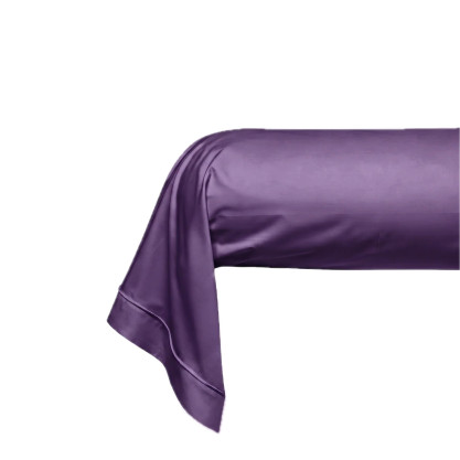 Taie de traversin Magnolia en satin de coton uni 120 fils/cm², coloris violet, avec finition passepoilée.